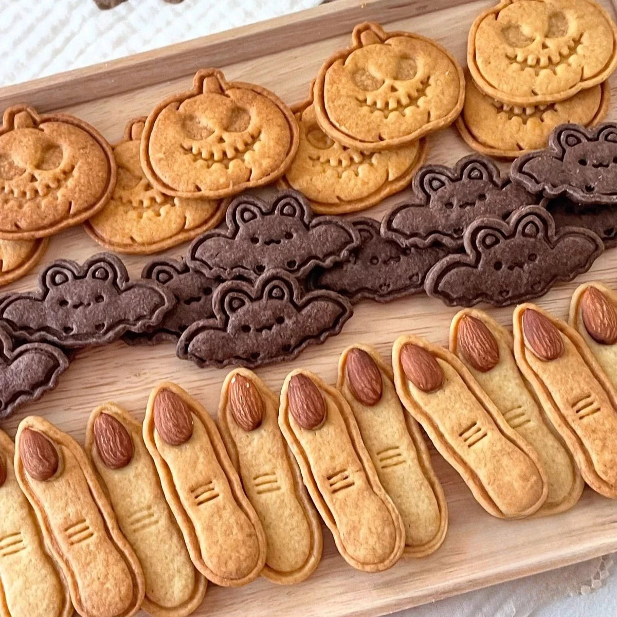 Halloween Cookie Cutter Plastic 3D Finger Ghost Bat Pumpkin Cartoon Biscuit Mold Stamp Pastry DIY Cake Decorating Tools
